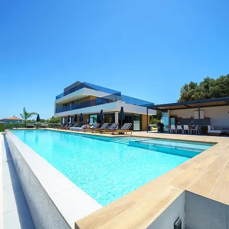 Nivo Luxury Willa